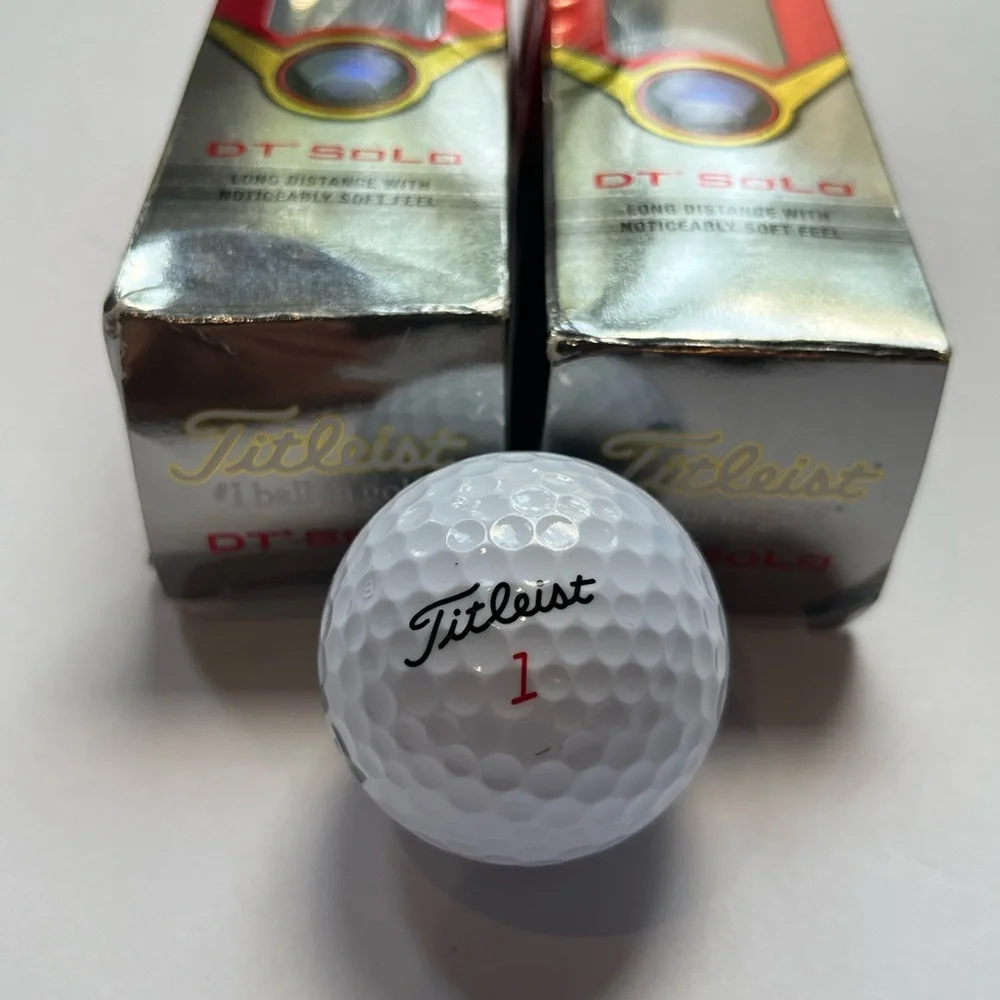 Titleist DT Solo Golf Balls - Red and Black Packaging - Picture 4 of 4